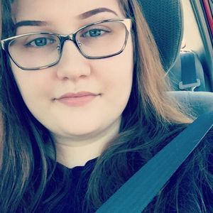 Meet your Posher, Cassandra